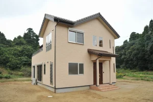 柱と方杖を見せる。木組みが主役の、眺めのいい家