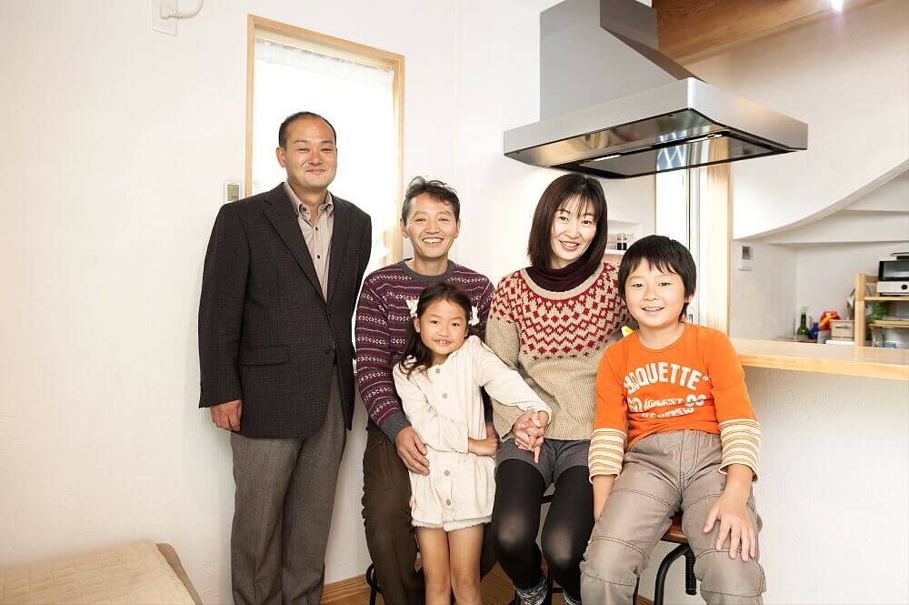 岩澤社長、そしてセンス抜群の大工さん！私たち家族は自信を持って岩澤工務店さんをおすすめします。
